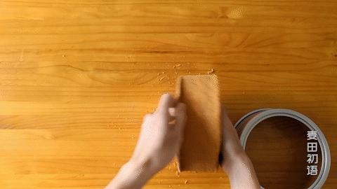 戚风蛋糕凹底和塌陷是怎么回事,做戚风蛋糕不塌陷的秘诀是啥