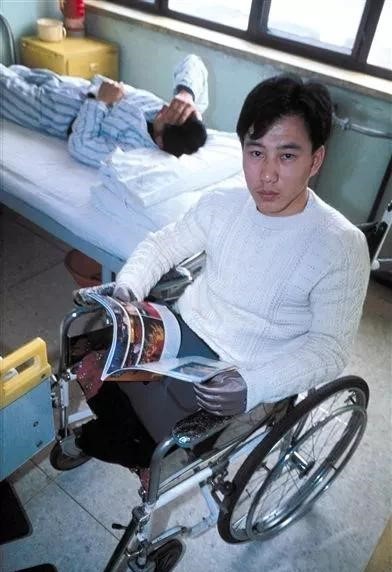 1992年山西工人捡到发光圆柱,1992年山西一工人捡到一根金属棒