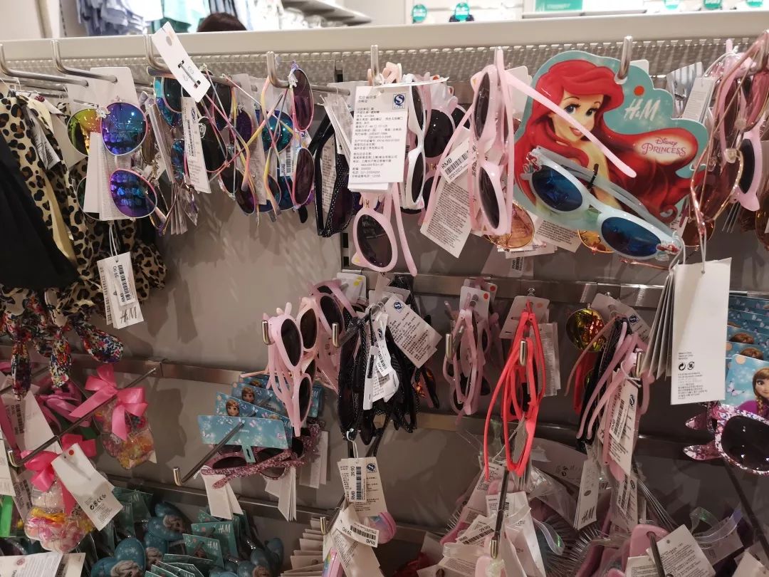 眼镜品牌排行榜前十名墨镜,给孩子怎么选太阳镜