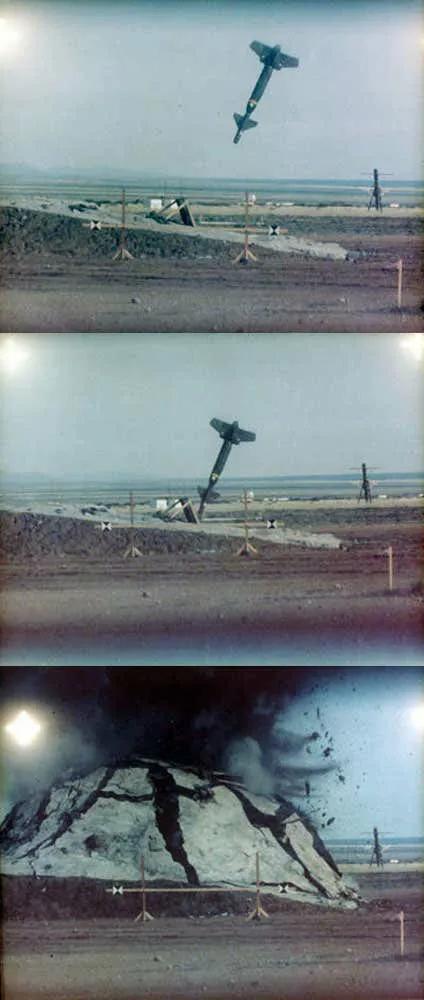 精准炸弹炸毁战机视频,精确制导炸弹精确击中目标全过程