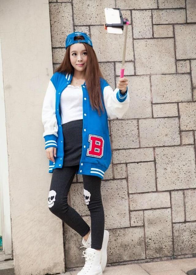 《一路向西》女主角，帐篷中的美女校花晒自拍，你来看变了吗？