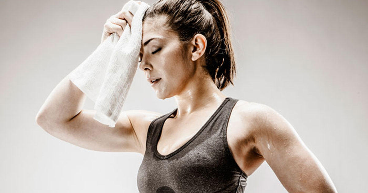 去沙漠探险中暑了怎么办,沙漠求生遇到晕倒的人