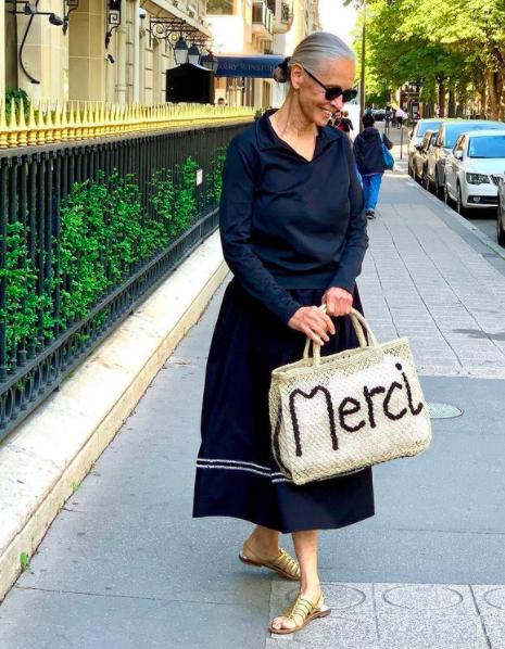 74岁惊艳14万人，她是法国人票选出的“最受欢迎的优雅女人”