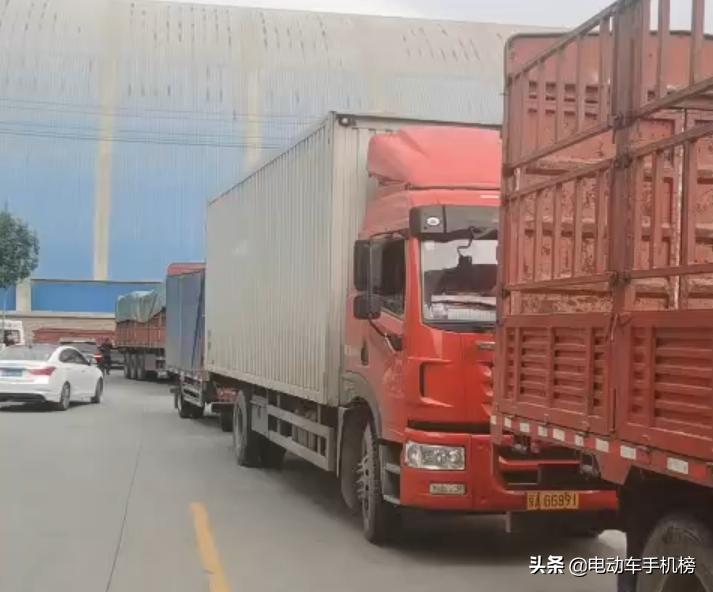 日均发货50单,单日发货不停歇几十吨