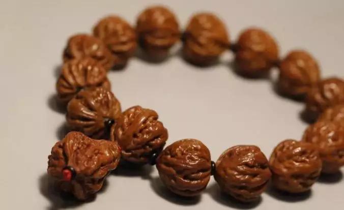 文玩小核桃手串能用水洗吗,文玩小核桃蛤蟆头手串价格
