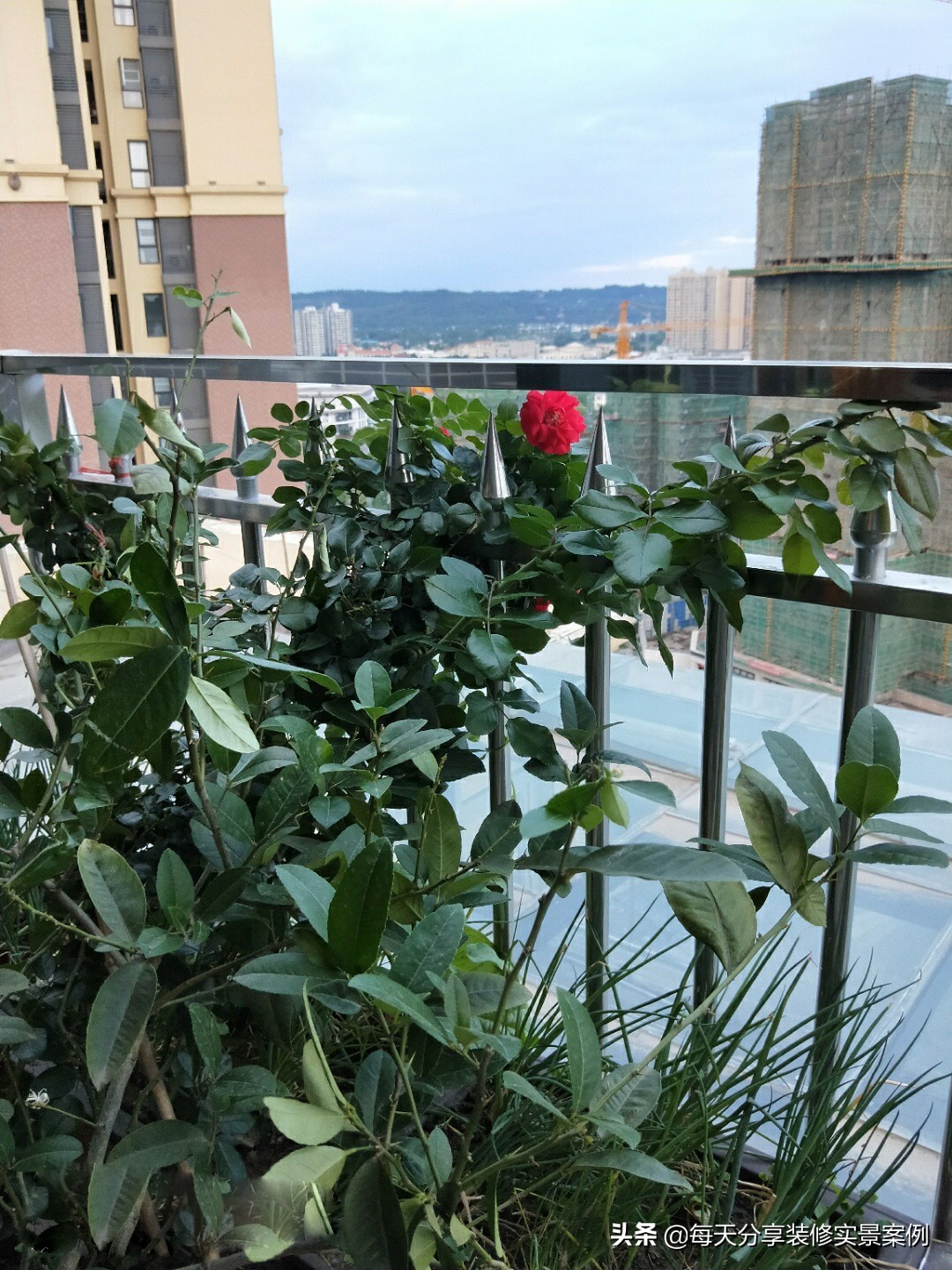 装修了一套房子,装修完一共花了25万