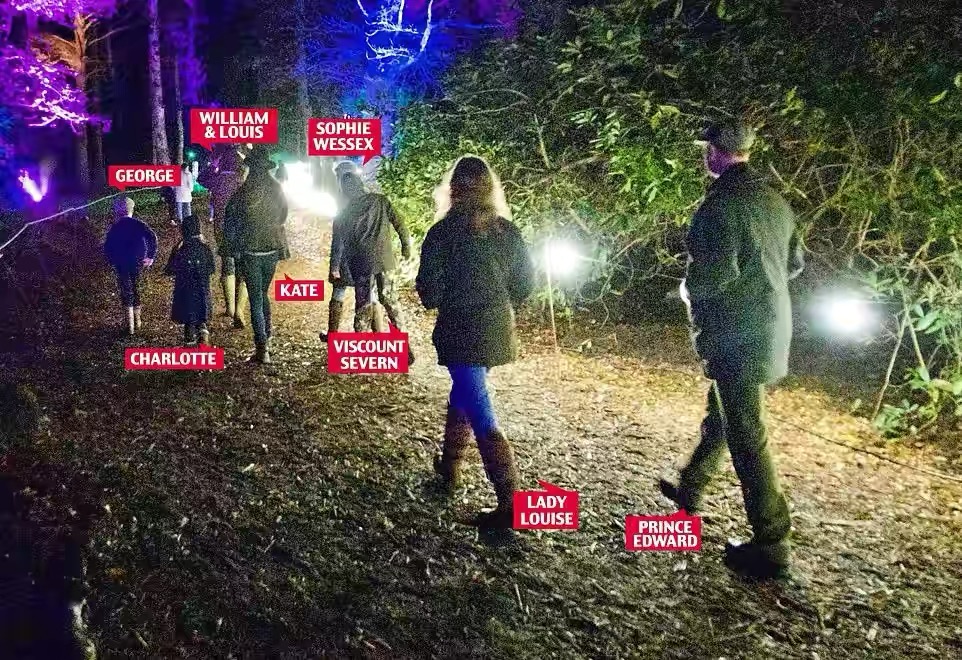 三小只随爸妈夜游记：路易坐威廉肩头笑开花，小夏美美秀长靴