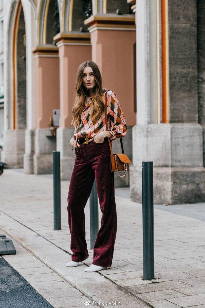 时尚百搭的灯芯绒,2020灯芯绒流行这样穿巨美巨时髦