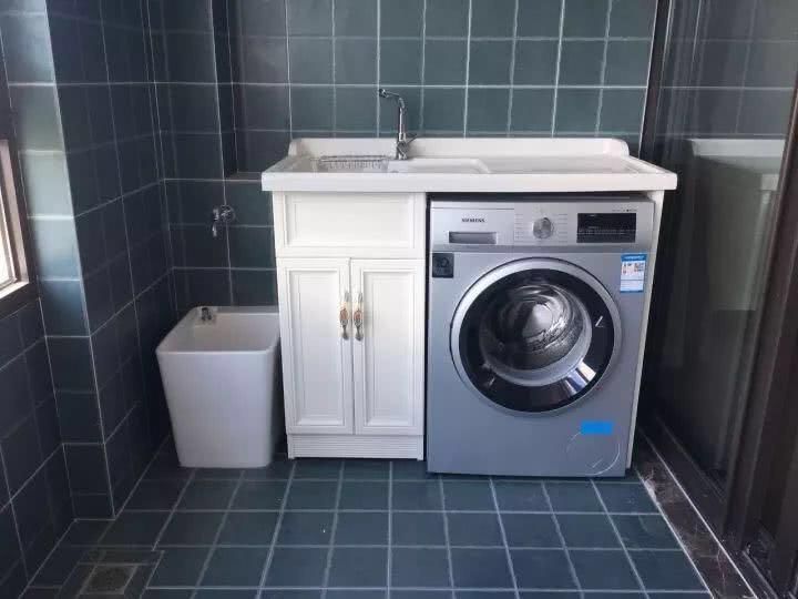 小阳台需要装洗手盆吗,阳台放拖把池好还是洗手盆好