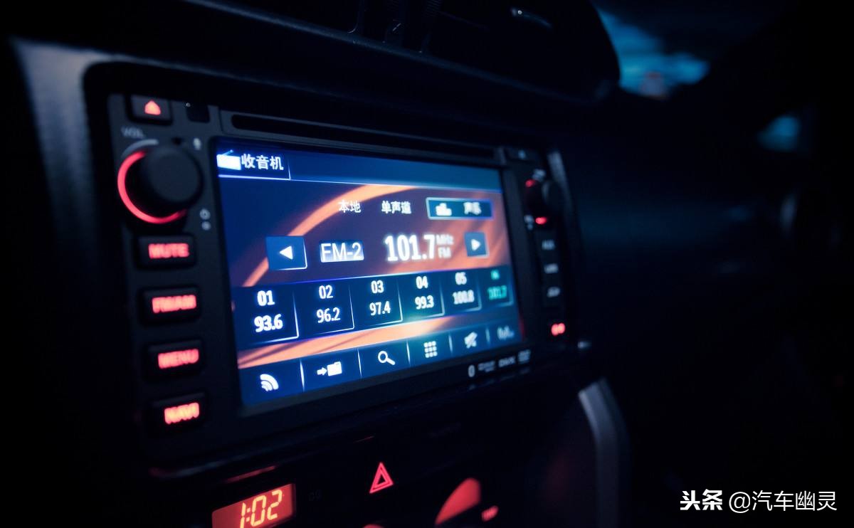 车没油了怎么去加油站弄油,车子没油了半路没加油站怎么办