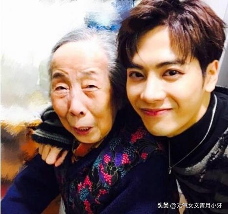 嘎嘎王嘉尔广东话,王嘉尔嘎嘎的名字怎么来的