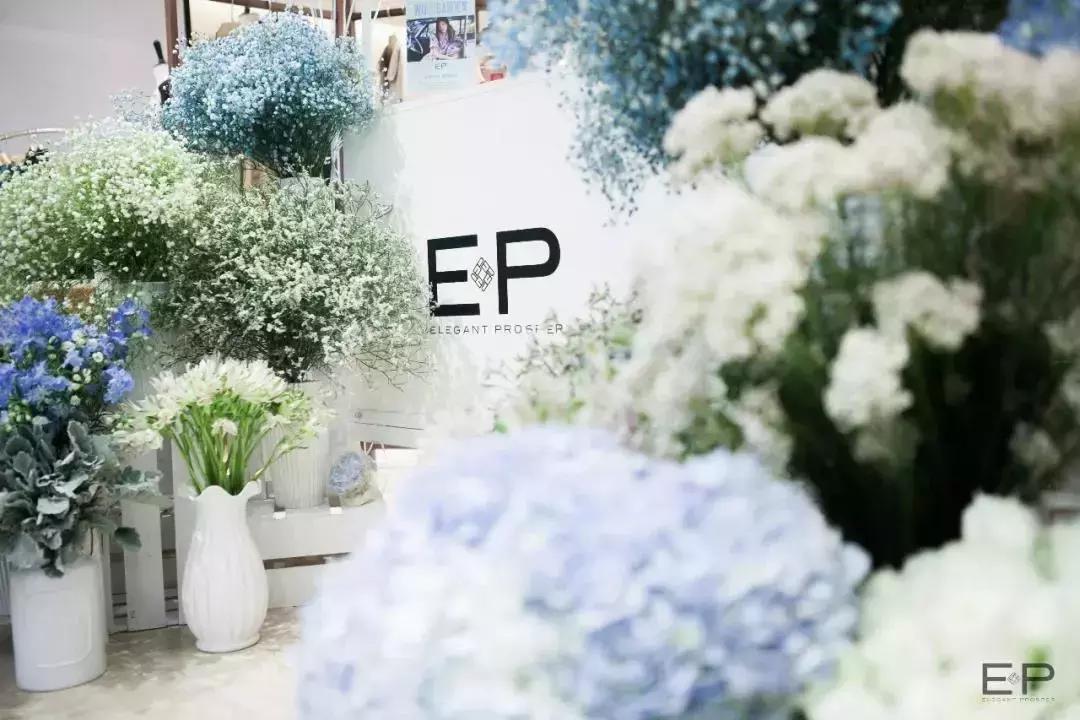 国产女装黑马，5000一件还遭疯抢！全凭这点做得好！