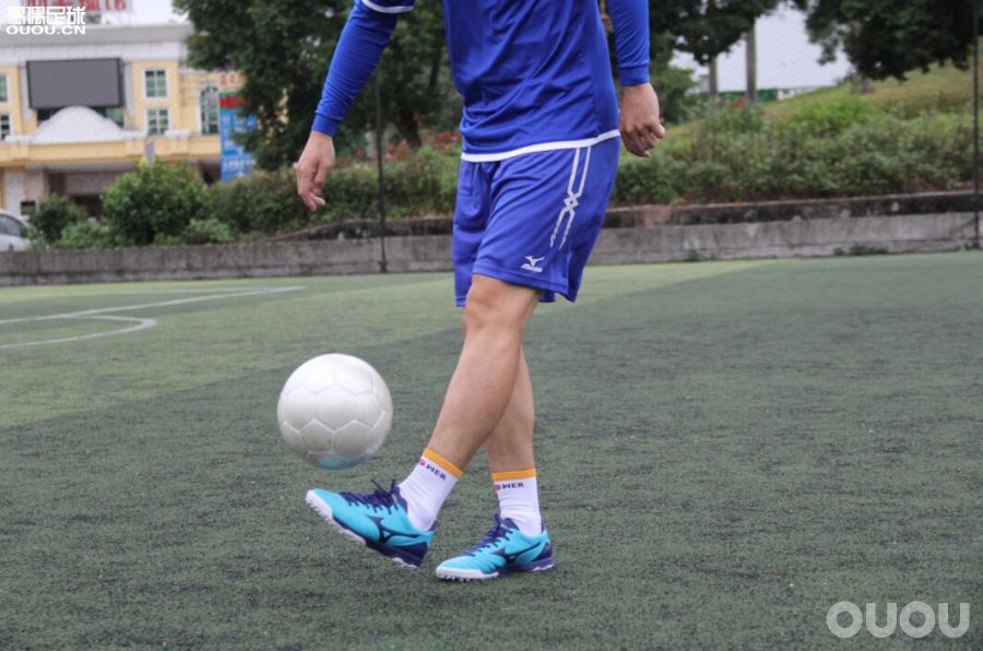 美津浓tf中端足球鞋推荐,美津浓足球鞋morelianeo3实测