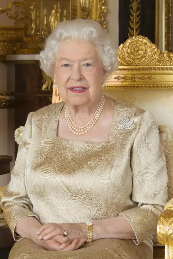 除了优雅贵气,珍珠还能休闲、叛逆、又嘻哈?