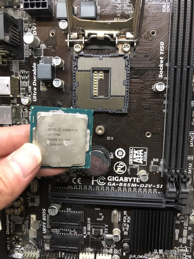 电脑显示器黑屏怎么办教你一招,电脑主机正常显示器黑屏怎么解决