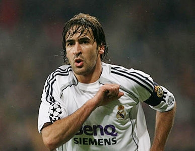 足球指环王劳尔,指环王劳尔庆祝原动作