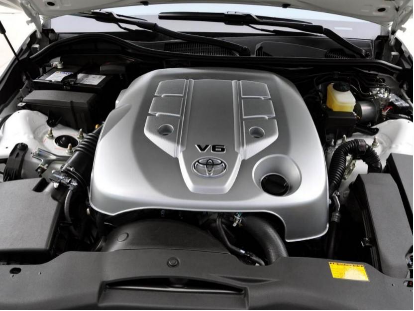 一汽丰田锐志汽车经典情怀老车,一汽丰田锐志2.5v尊锐版