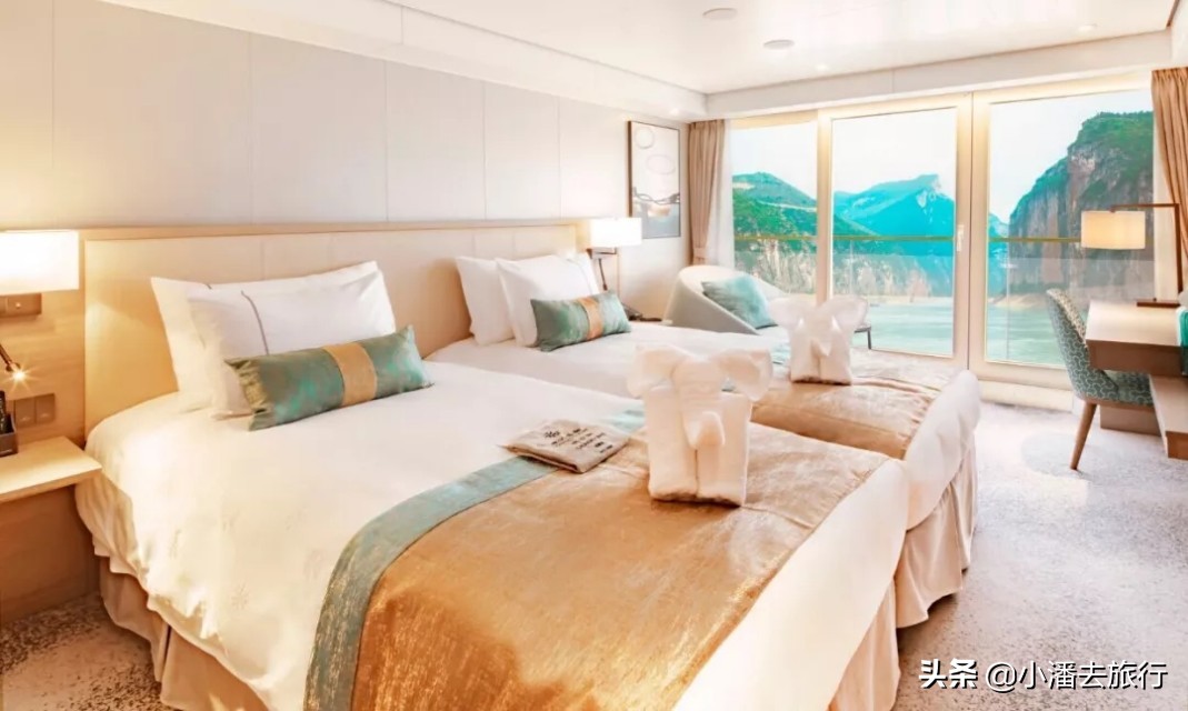 长江游轮“巨无霸”世纪荣耀号，原来它的吨位不是长江之最