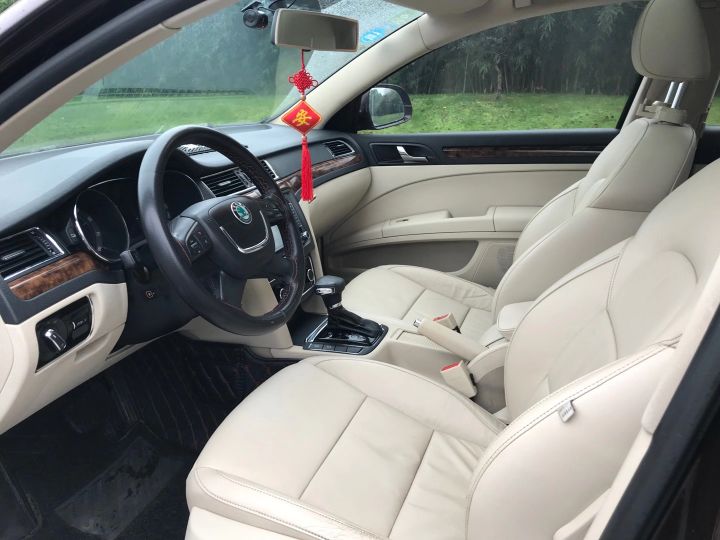 帕萨特改装,改帕拉梅拉车标