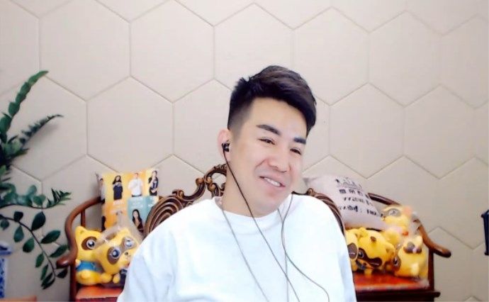 舞帝大佛感谢利哥视频,大佛怎么看待舞帝利哥