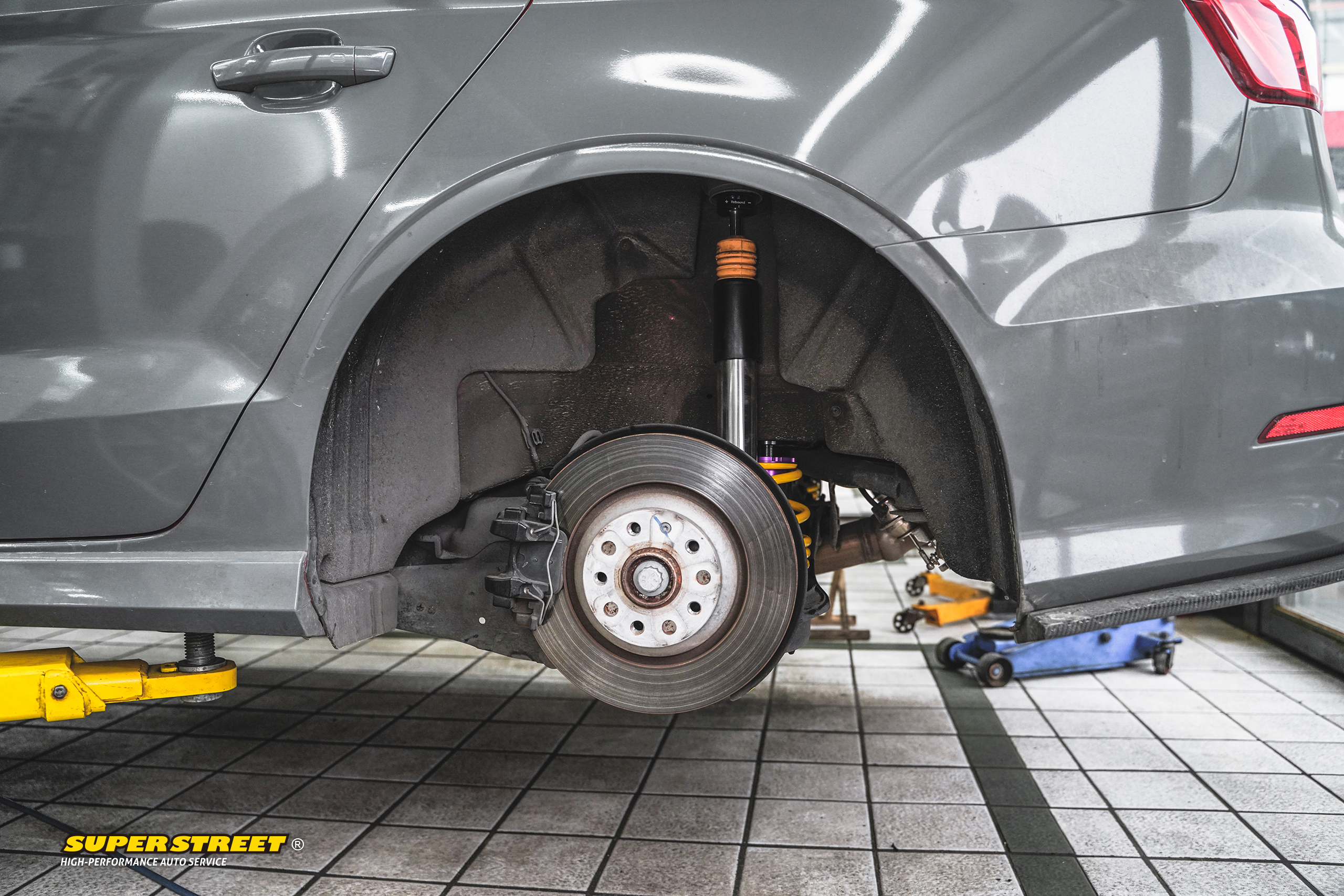 奥迪s3绞牙避震效果图,奥迪s3改装大涡轮