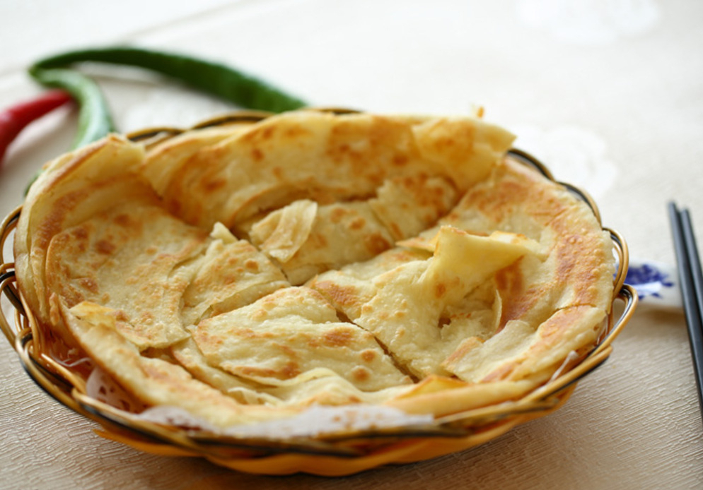 用热水烫面烙饼好吃吗,只用凉水和面烙单饼