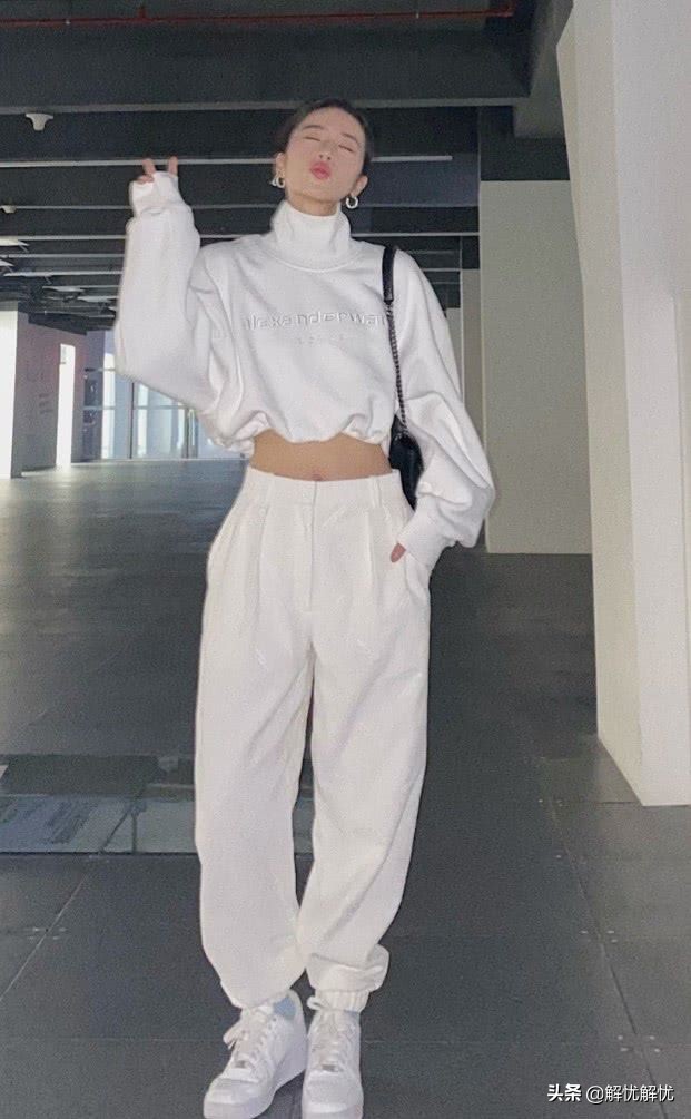 周雨彤同款aj上身图,周雨彤aj4