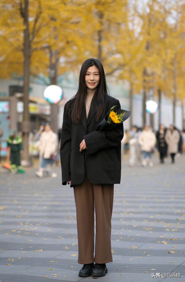 冬季厚大衣和直筒裤怎么搭配,男生直筒裤加绒搭配黑色棉服