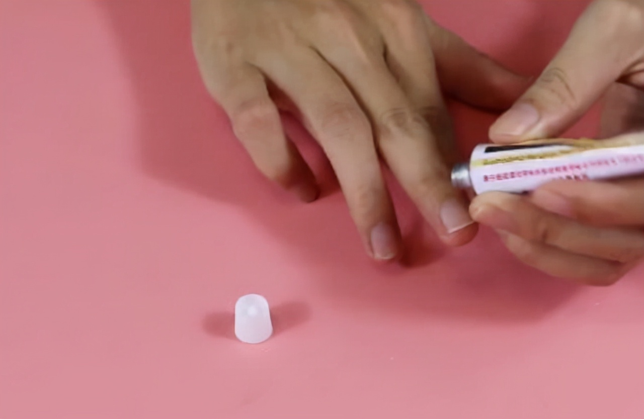 红霉素软膏在眼部涂,红霉素软膏除了涂眼还能涂哪里