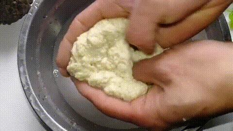 凉皮裂开不起大泡怎么回事,凉皮发硬断裂