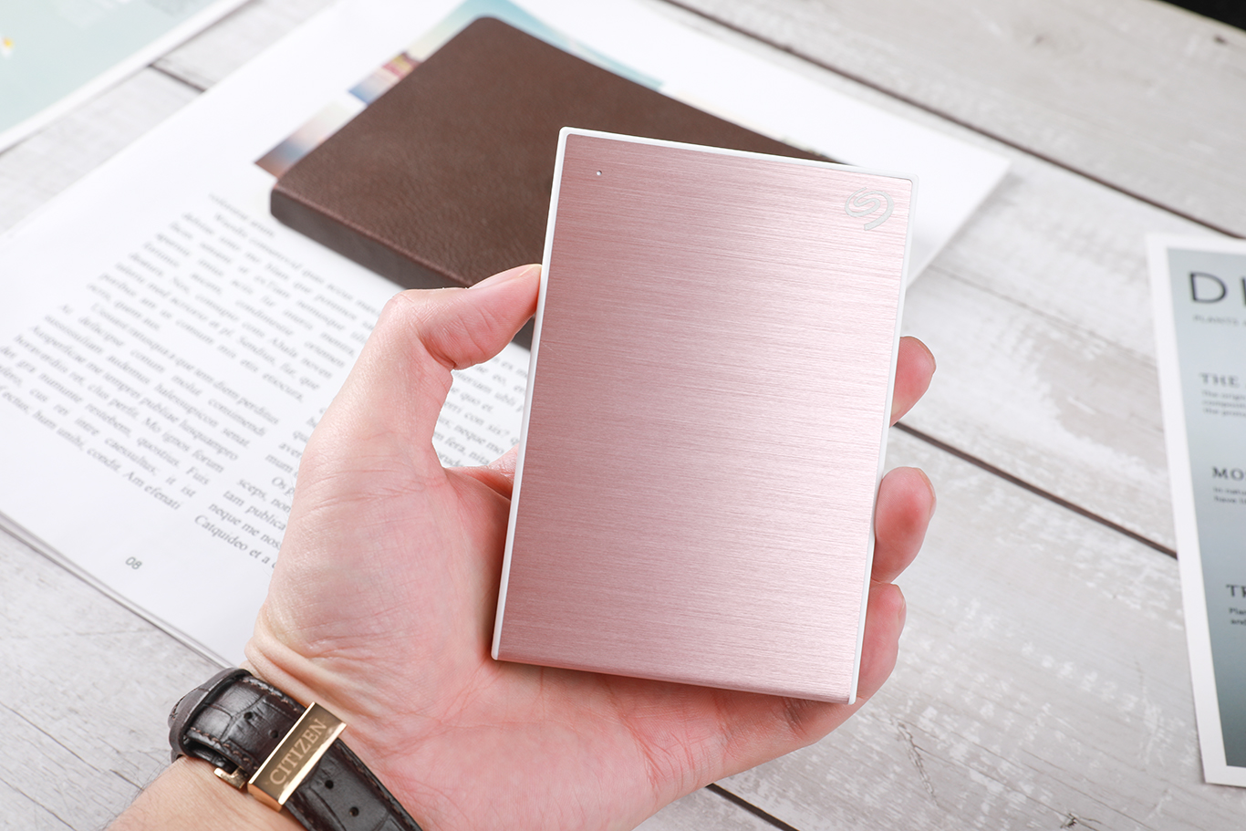 希捷简系列移动硬盘白色,希捷移动硬盘睿易简系列哪个好