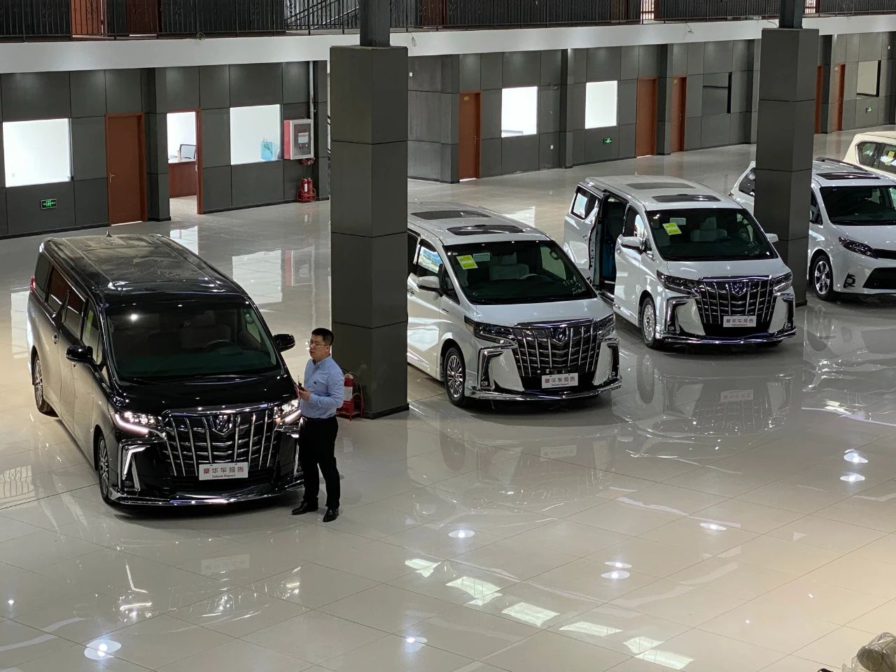 开宾利添越回老家是什么体验,一天消费差不多400元