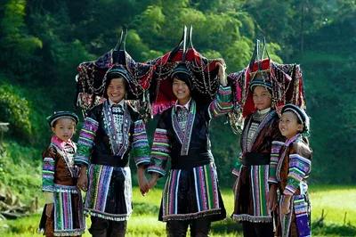 云南少数民族服饰图片,最好看的云南民族服饰