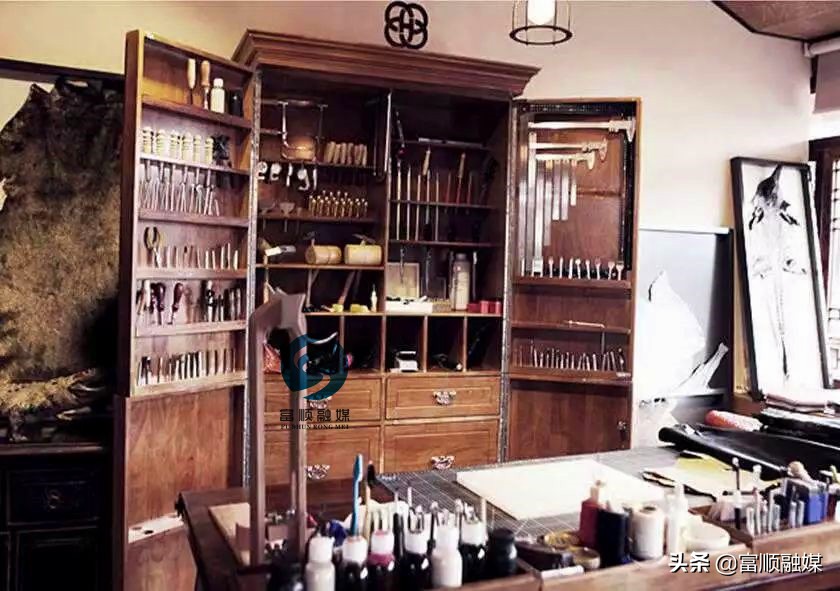 在富顺，有一艘皮具航母，她的名字叫中国红谷！