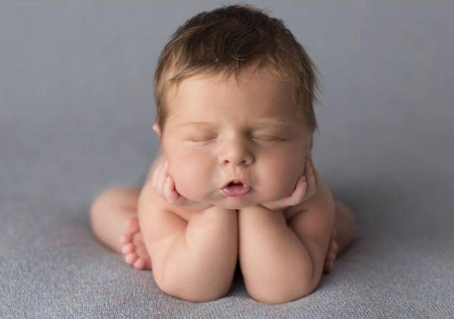 怎样给婴儿拍摄满月照,给宝宝拍摄满月照注意事项