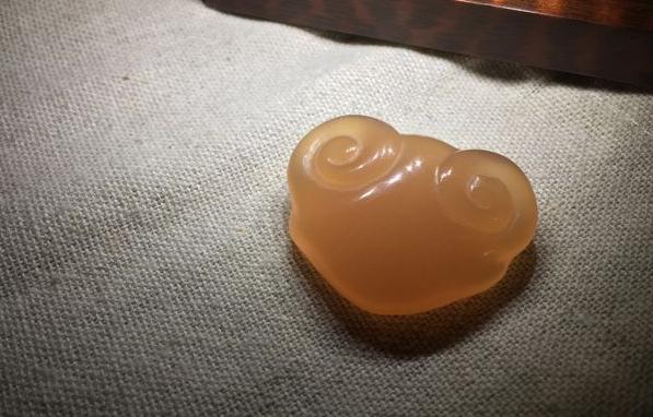 青鱼吃螺蛳能把螺蛳咬碎吗,青鱼为什么可以吃螺蛳壳