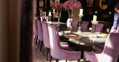 千万富豪如今蜗居在30平米的小屋,百亿富豪住豪宅