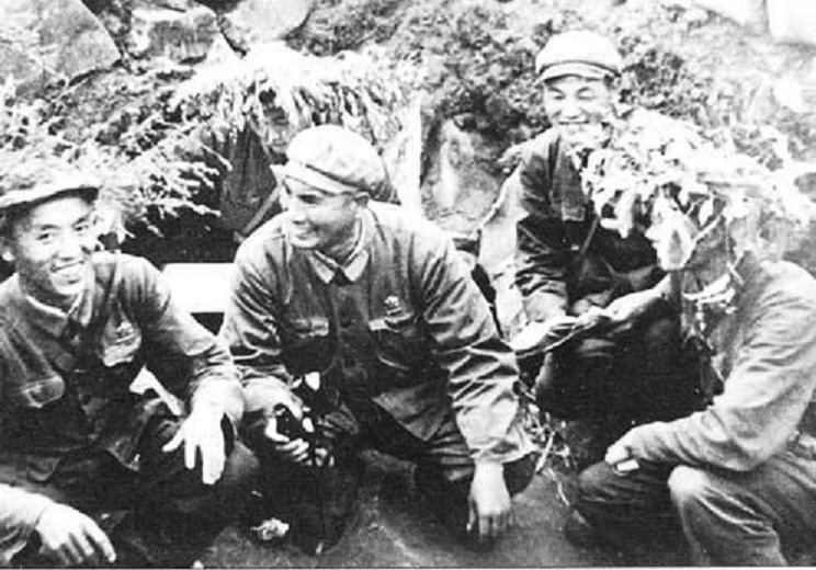 1987年，谁接任广州军区司令？*小平邓**亲点*万年张**，他能打仗会带兵