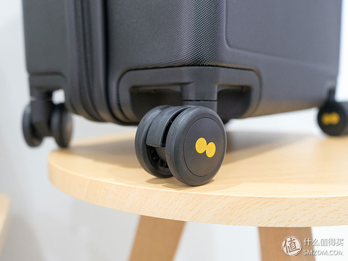 LEVEL8地平线8号旅行箱：搭配业界顶尖超静音万向轮，出行更轻便