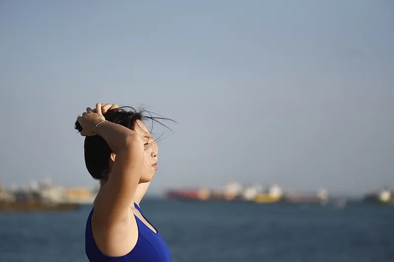 那些不想打扮的女生,显白的女生