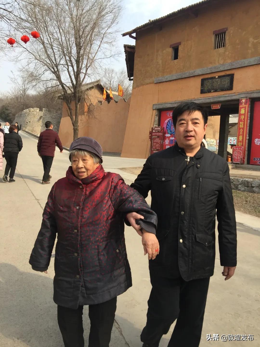 小家大爱夫妻共守抗疫一线,小家大爱夫妻战疫