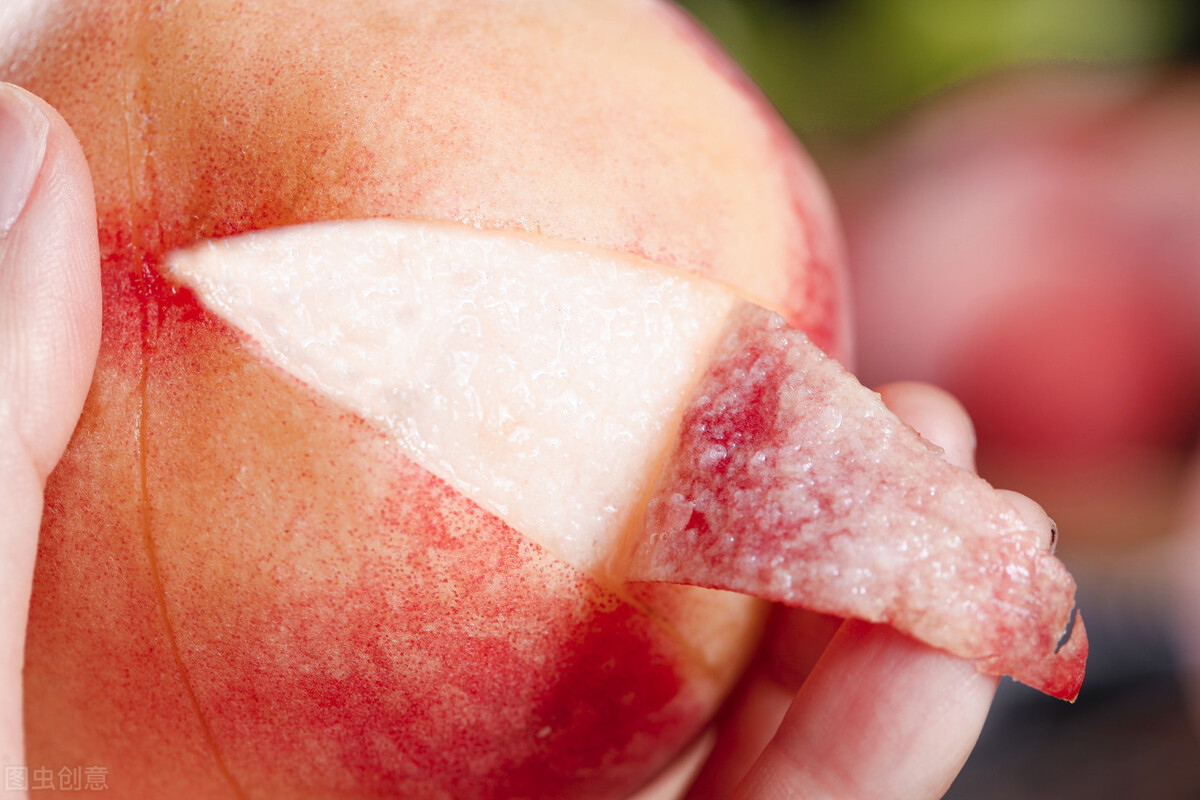 桃子怎么挑选桃核不裂,桃子怎样挑才能甜呢