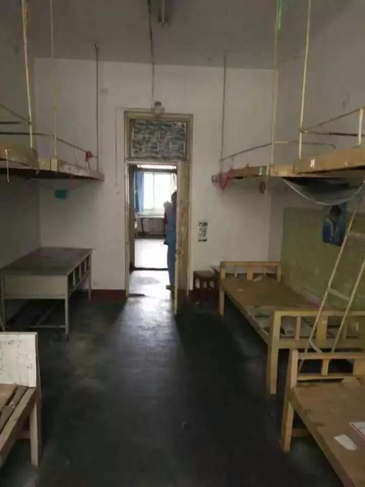 全国大学最差宿舍和最好宿舍对比!人与人的差距怎么就这么大呢?