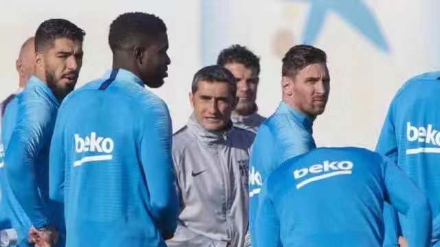 巴尔韦德带领巴萨三冠王,巴萨官宣解雇巴尔韦德