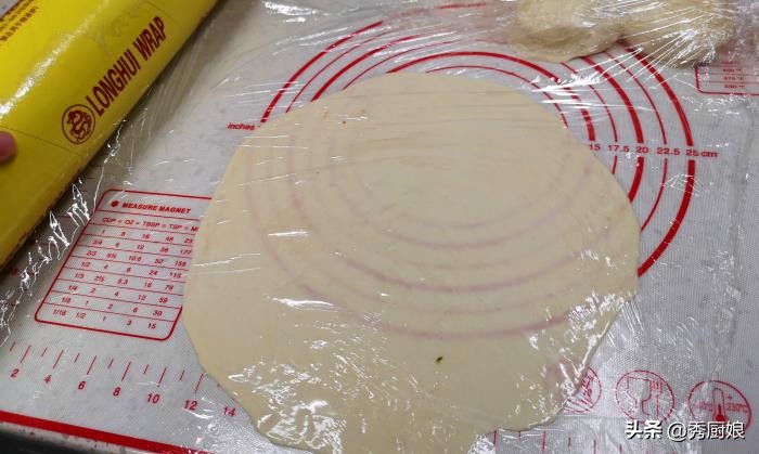 家里有面粉，就能做香酥手抓饼，1次做上30张，5分钟搞定全家早餐