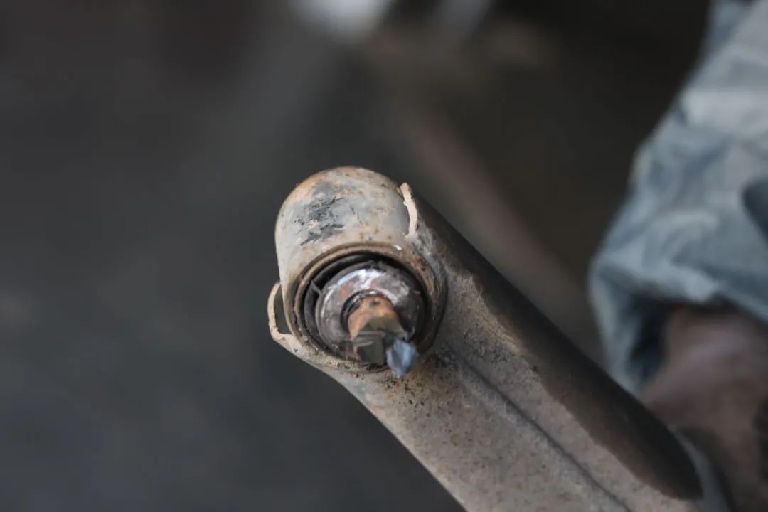 老车修复：翻新一辆破旧不堪的帕杰罗V93，还想再战十年工地