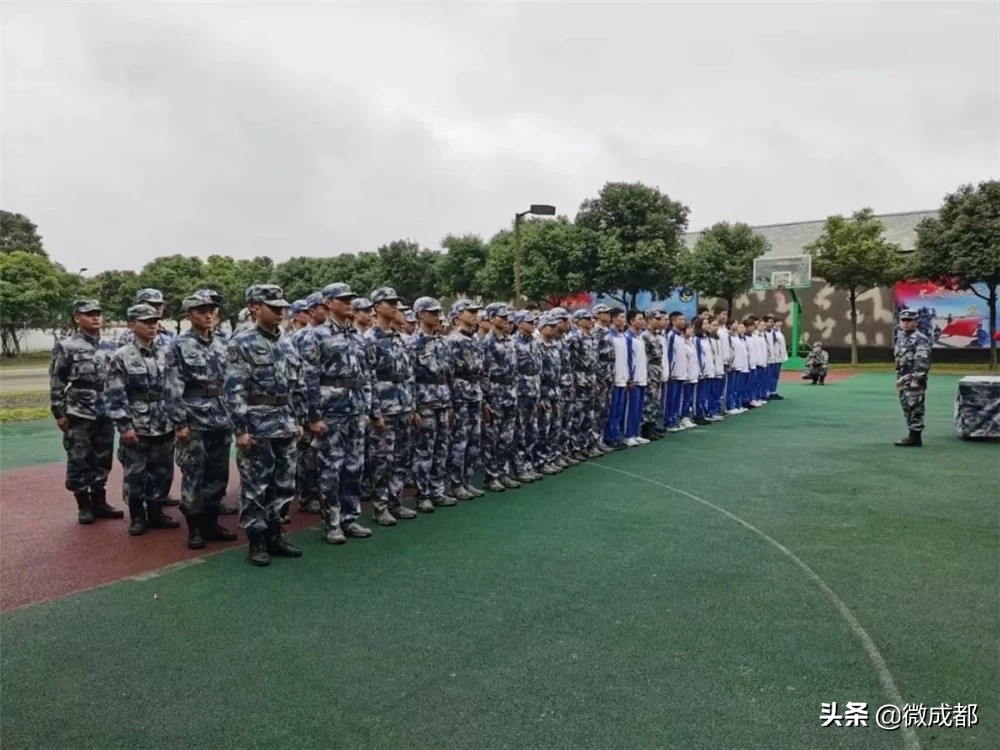四川唯一的海军青少年航空学校！去成都棠湖中学读这个班学费全免，还有万元补贴