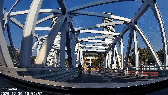 华为智驾导航视频,华为智选车载智慧屏导航