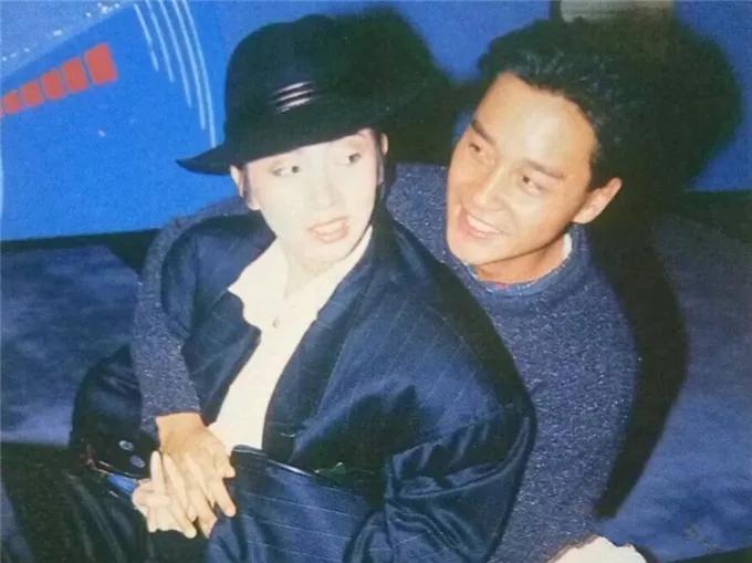 2003年怀念张国荣梅艳芳演唱会,张国荣和梅艳芳互相嫌弃的友情