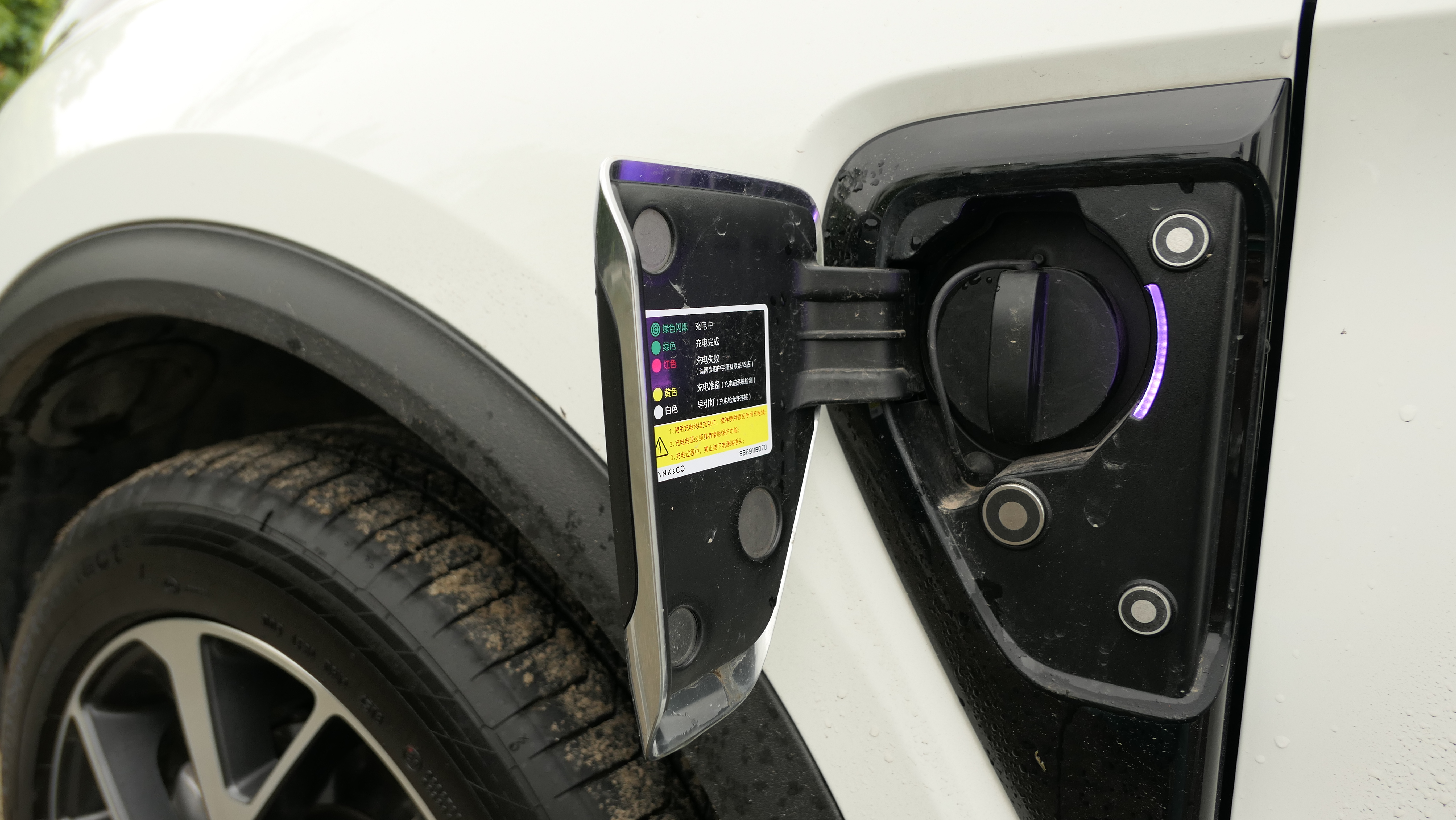 买插电混动suv还是纯燃油车好,买插混车的体验